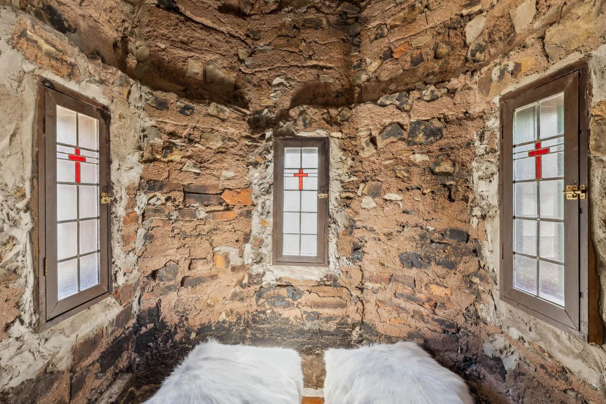 Enchanted Castle - Your Royal Getaway Awaits Cleveland Ngoại thất bức ảnh